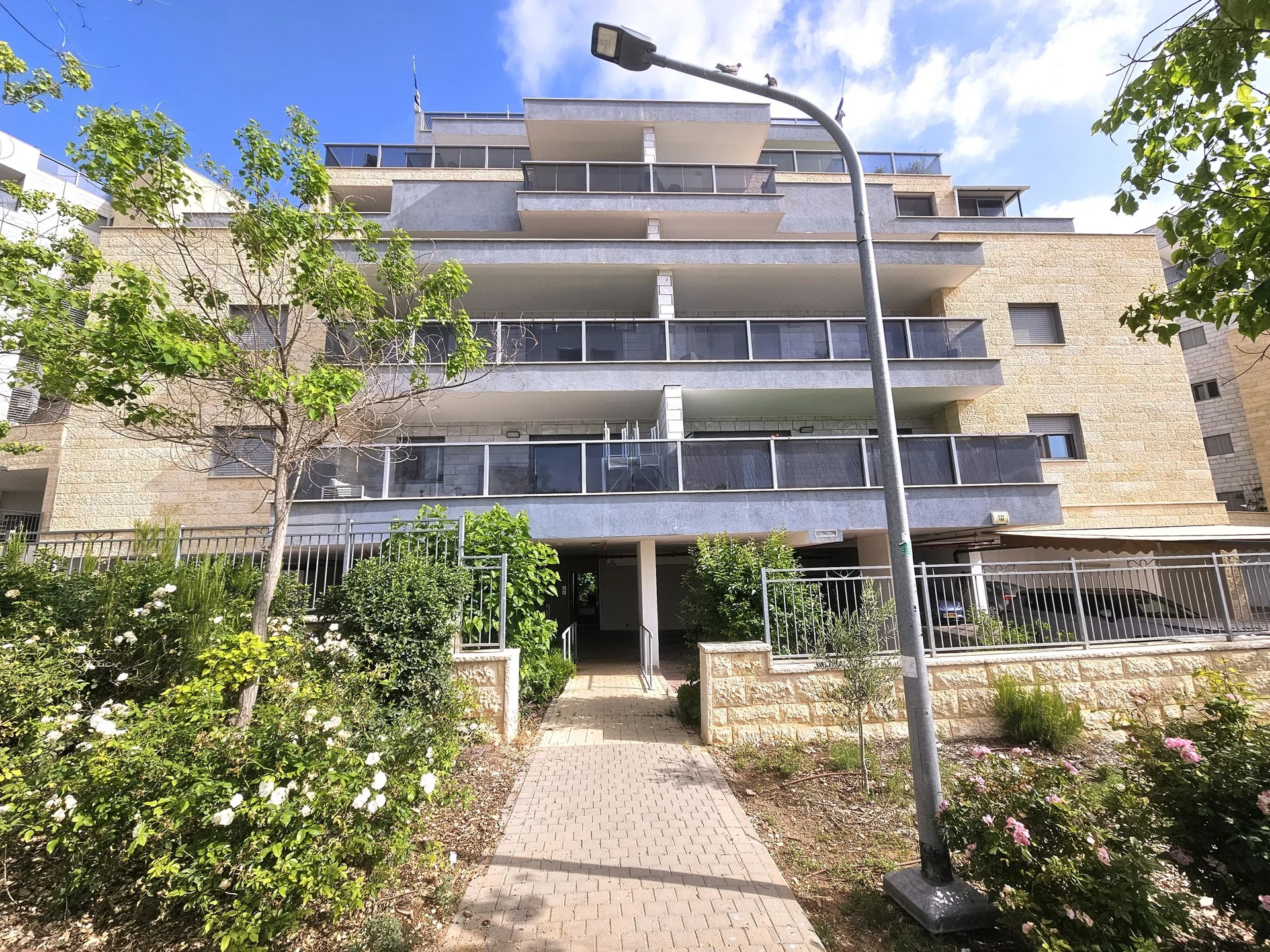 בניין מגורים ברחוב אביב 126, כרמיאל